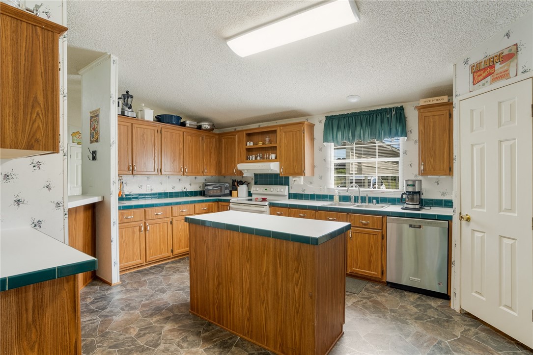 714 South Friendship Road Seneca, SC 29678 - Photo 15 of 36 Gallery Image 15