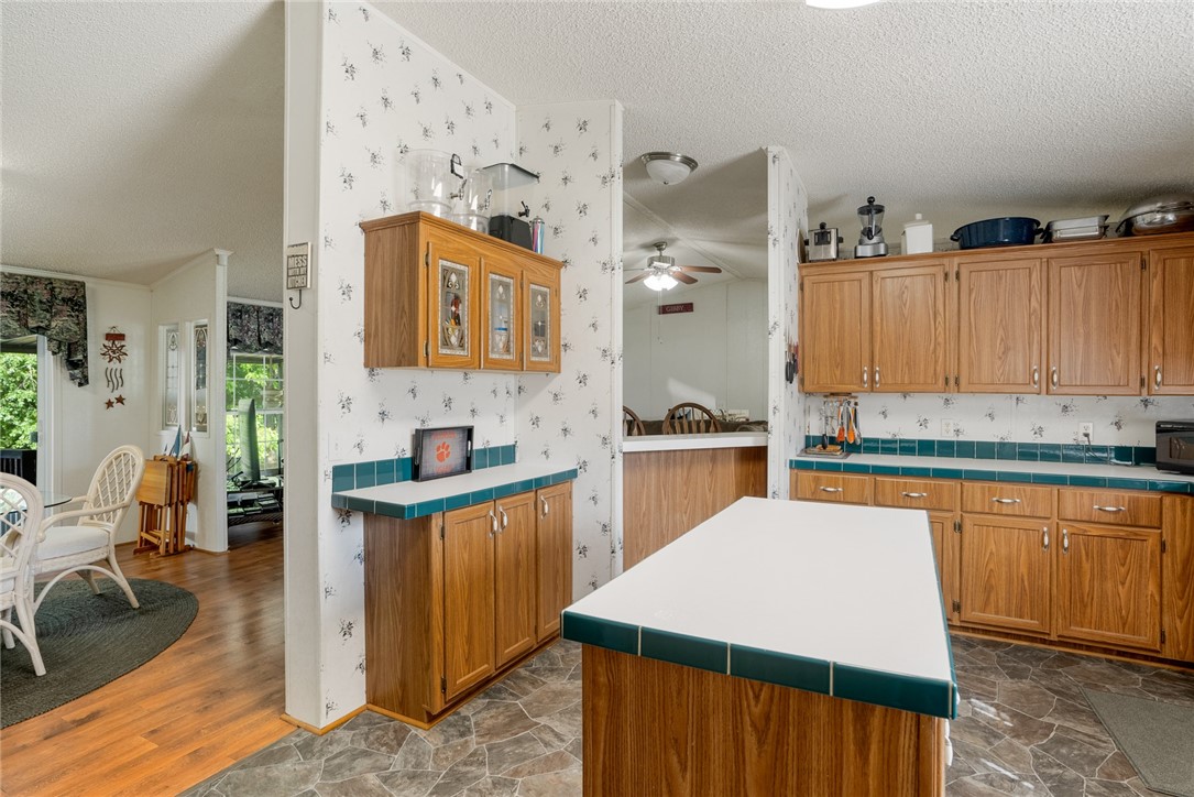 714 South Friendship Road Seneca, SC 29678 - Photo 16 of 36 Gallery Image 16