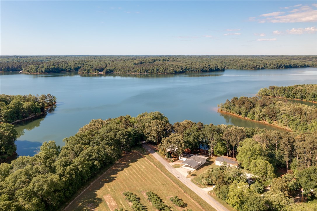 714 South Friendship Road Seneca, SC 29678 - Photo 3 of 36 Gallery Image 3
