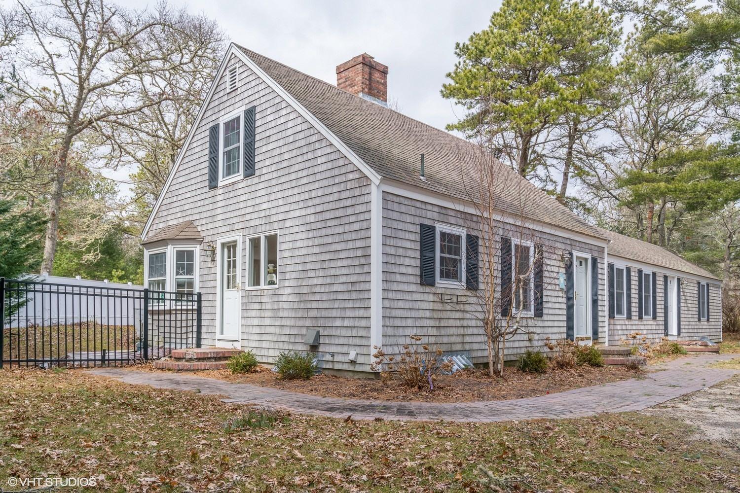 39 Finway Mashpee, MA 02649 - Photo 15 of 27 15_39Finway_58_SideView_MLSuse_1500x1500