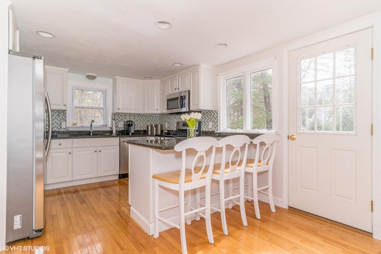 39 Finway Mashpee, MA 02649 - Photo 3 of 27 03_39Finway_5_Kitchen_MLSuse_1500x1500