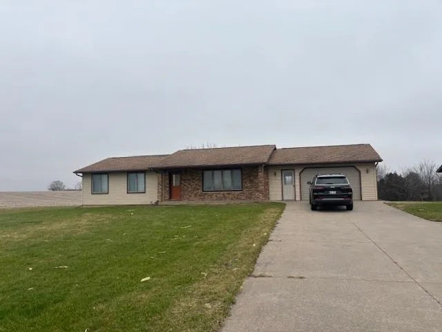$395,000 | 5520 County Road U, Potosi, WI 53820