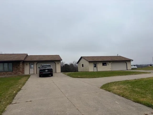 $395,000 | 5520 County Road U, Potosi, WI 53820