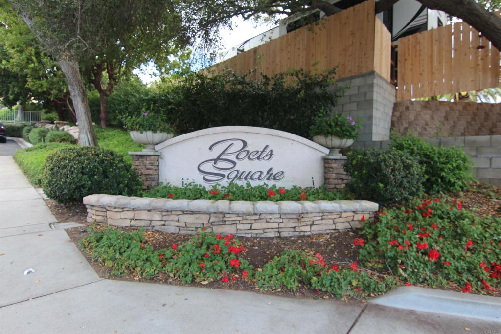 445 Poets Square Fallbrook, CA 92028 - Photo 2 of 24