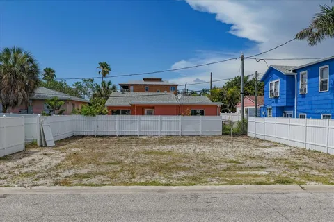 $350,000 | 122 87th Avenue, Treasure Island, FL 33706