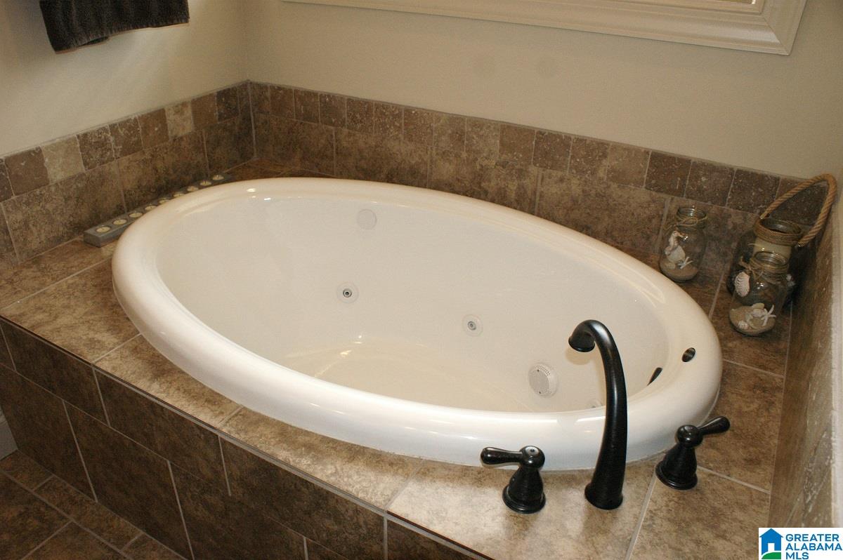 268 Strathaven Lane Pelham, AL 35124 - Photo 15 of 33