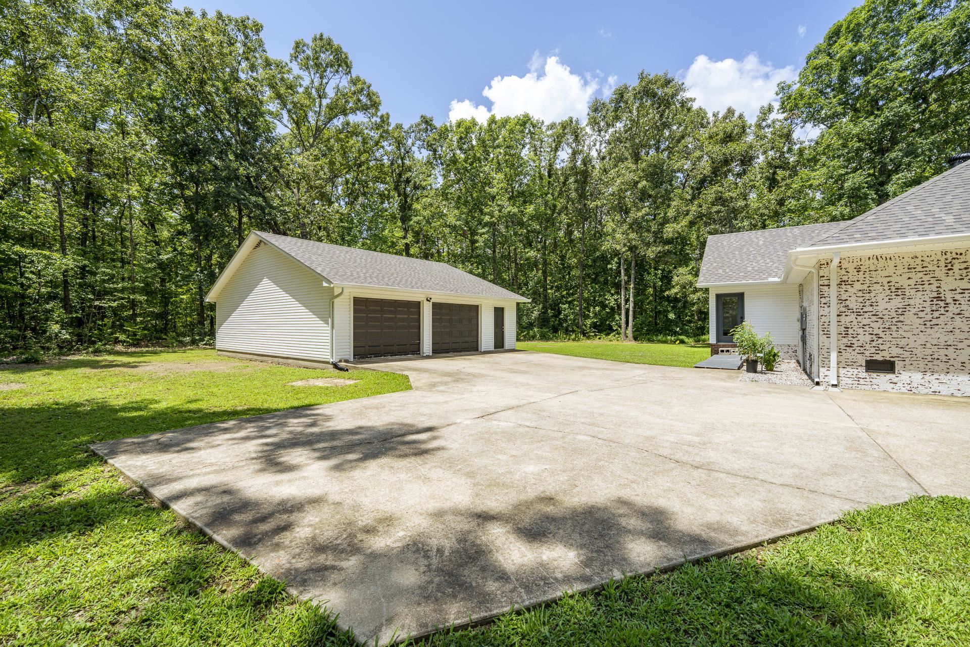 330 Robin Hood Loop Savannah, TN 38372 - Photo 32 of 36