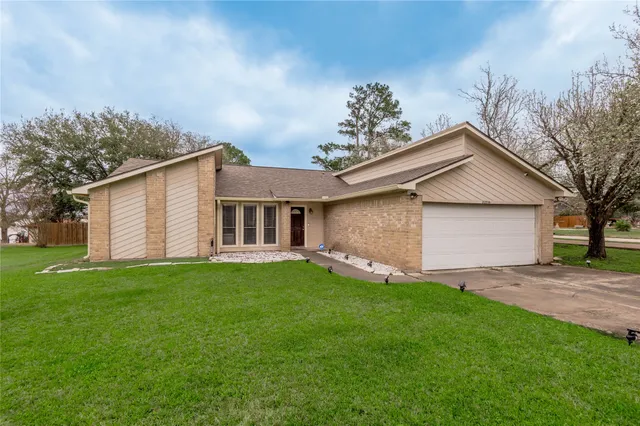 $230,000 | 22516 Pebble Beach Way, Point Blank, TX 77364