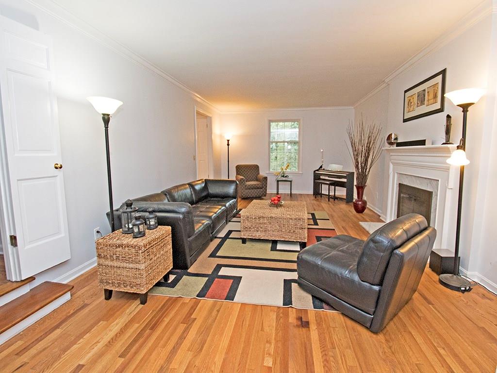 102 Silent Run Road Pittsburgh, PA 15238 - Photo 4 of 25 Gallery Image 4