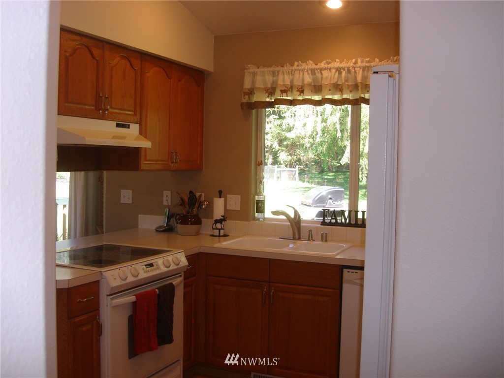 16716 Hauk Lane Southwest Rochester, WA 98579 - Photo 5 of 25