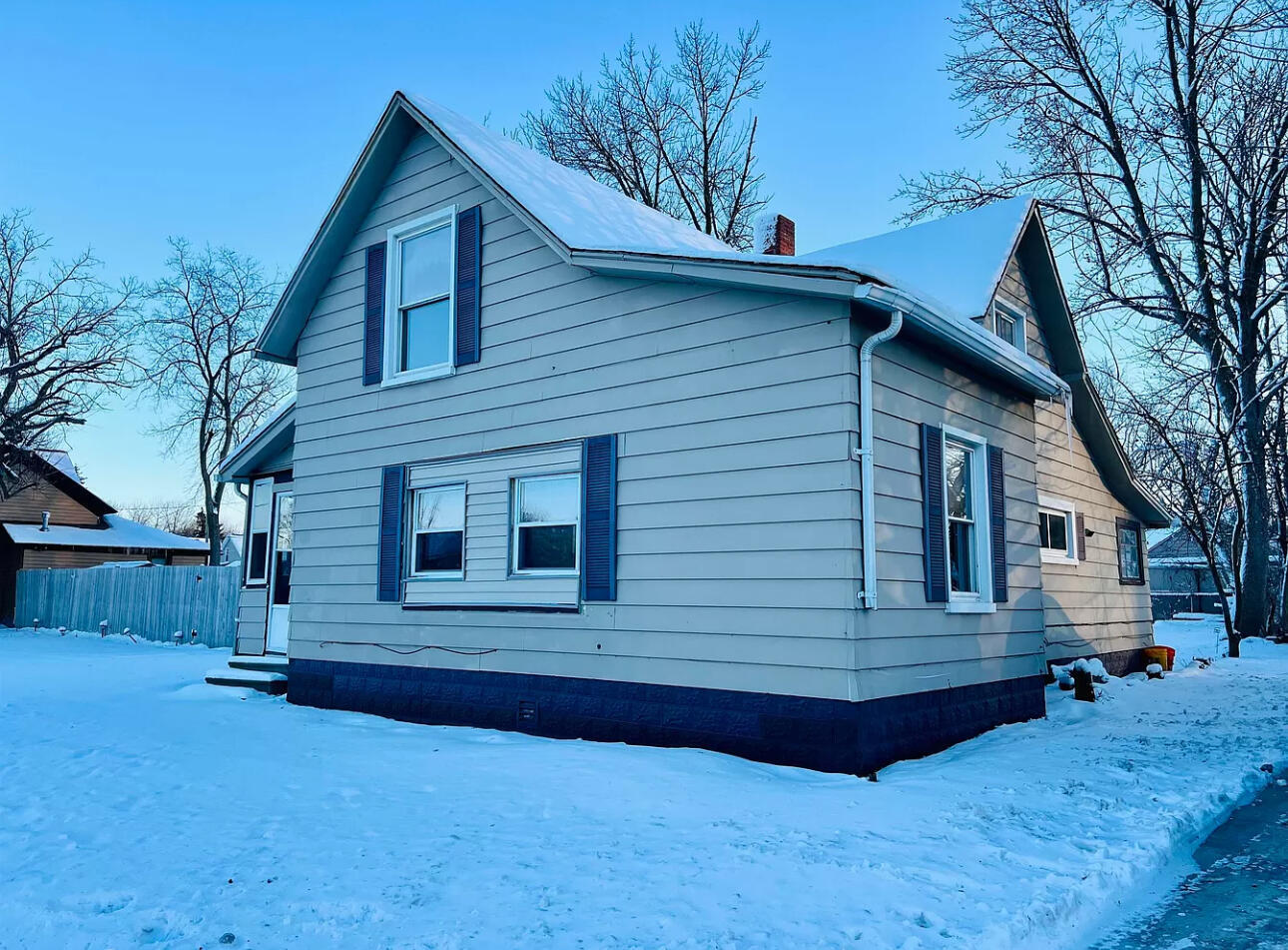 3118 North Water Street Bay City, MI 48708 - Photo 1 of 5 front