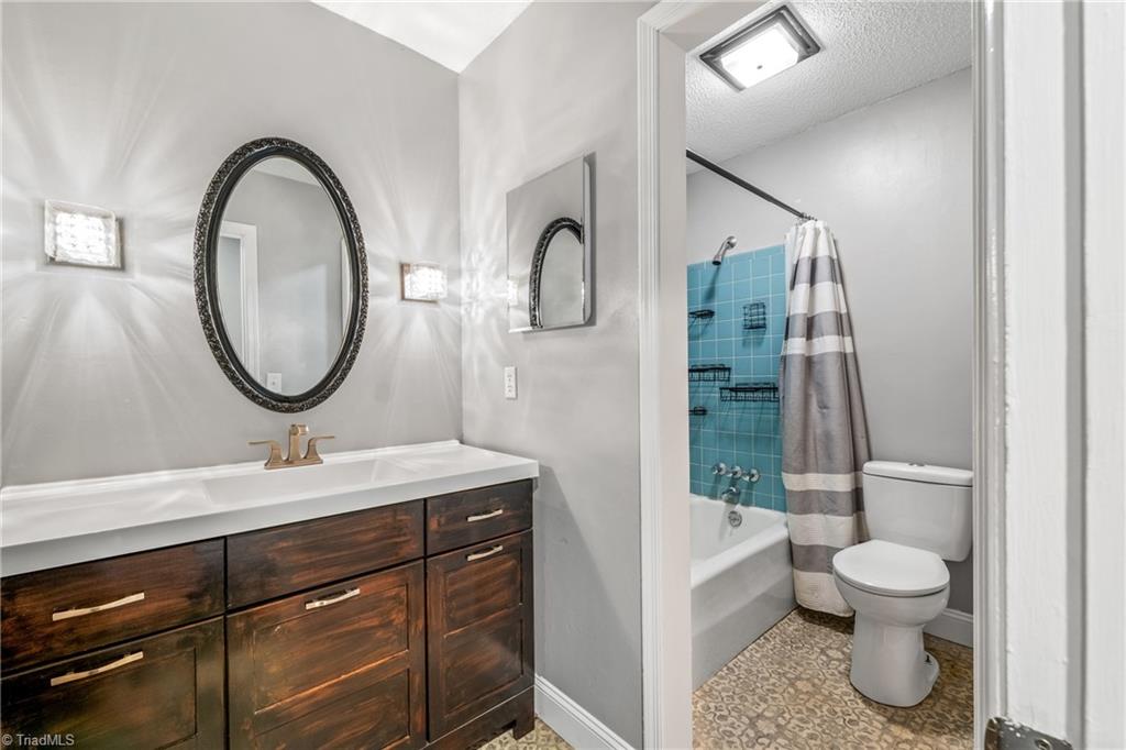 4806 Stan Road Climax, NC 27233 - Photo 16 of 30 Full Bath