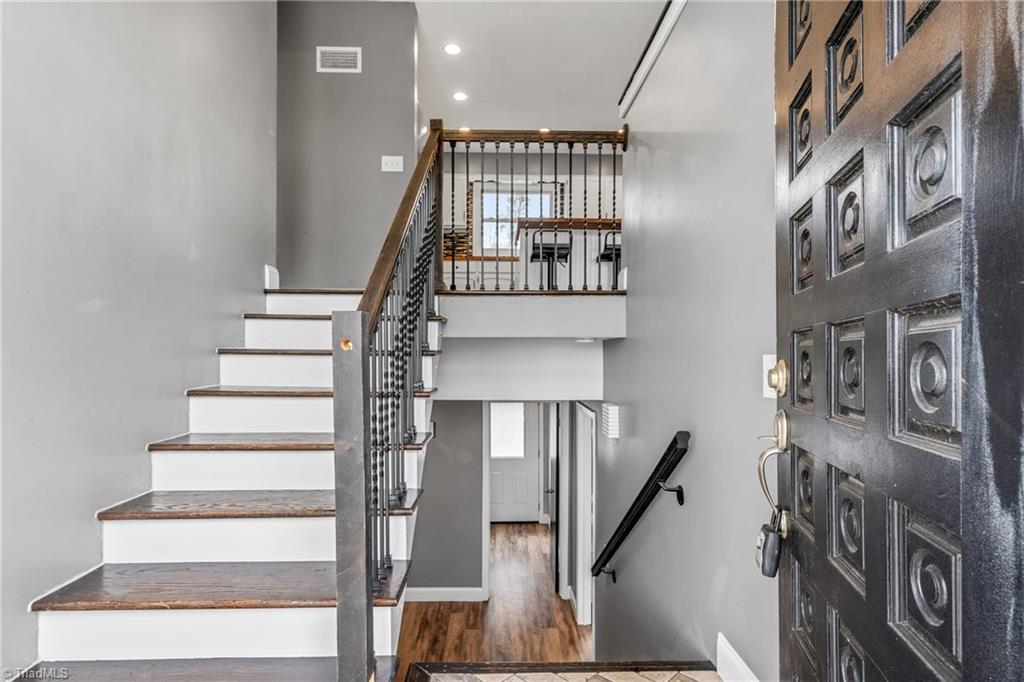 4806 Stan Road Climax, NC 27233 - Photo 6 of 30 Split Foyer
