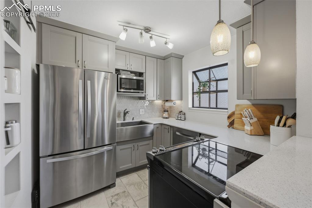 14 Old Broadmoor Road Colorado Springs, CO 80906 - Photo 8 of 29