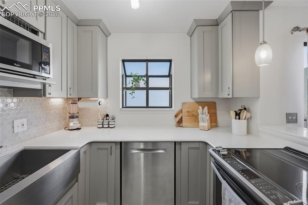 14 Old Broadmoor Road Colorado Springs, CO 80906 - Photo 10 of 29