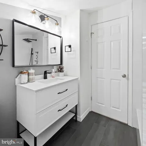 $2,695 | 22 East 2nd Street, Moorestown, NJ 08057