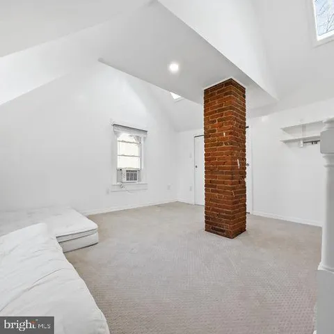 $2,695 | 22 East 2nd Street, Moorestown, NJ 08057