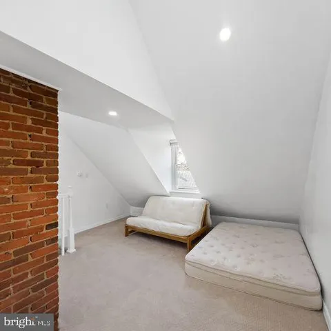 $2,695 | 22 East 2nd Street, Moorestown, NJ 08057