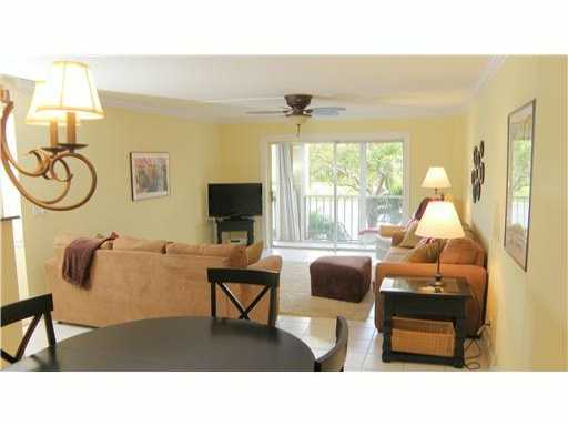 1111 South Ocean Boulevard, Unit 220 Boca Raton, FL 33432 - Photo 6 of 22 Living Space