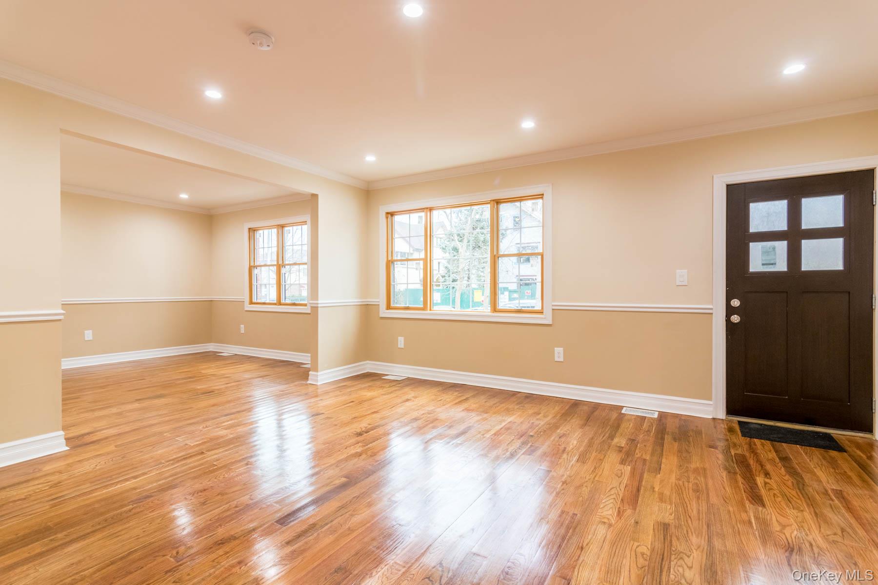 84-31 Beverly Road Queens, NY 11415 - Photo 3 of 22