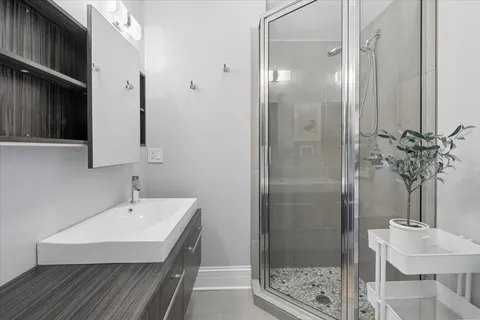 $650,000 | 3140 North Richmond Street, Unit 1, Chicago, IL 60618