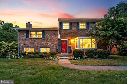 $1,295,000 | 1121 Allison Street, Alexandria, VA 22302