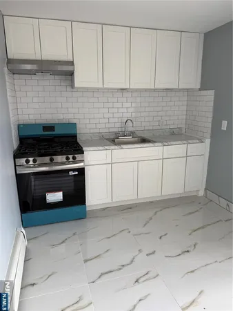 $2,100 | 1425 St Georges Avenue, Unit 4C, Rahway, NJ 07065
