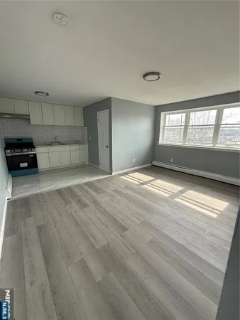 $2,100 | 1425 St Georges Avenue, Unit 4C, Rahway, NJ 07065