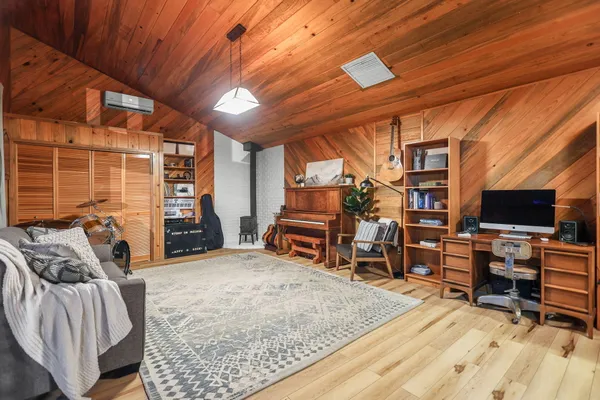 $770,000 | 15133 Vista Knolls Drive, Redding, CA 96001