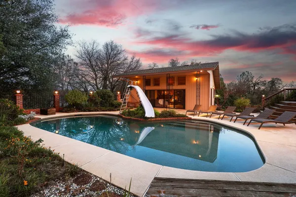 $770,000 | 15133 Vista Knolls Drive, Redding, CA 96001