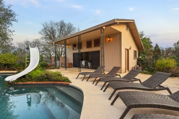 $770,000 | 15133 Vista Knolls Drive, Redding, CA 96001