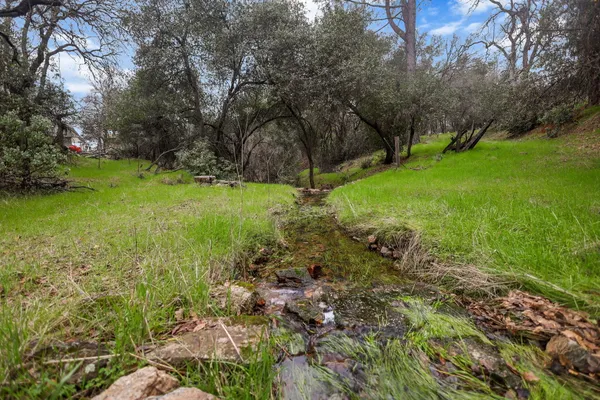 $770,000 | 15133 Vista Knolls Drive, Redding, CA 96001