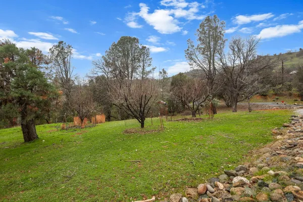 $770,000 | 15133 Vista Knolls Drive, Redding, CA 96001