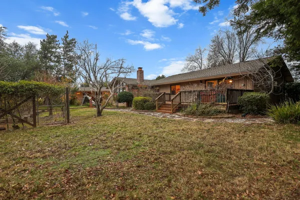 $770,000 | 15133 Vista Knolls Drive, Redding, CA 96001