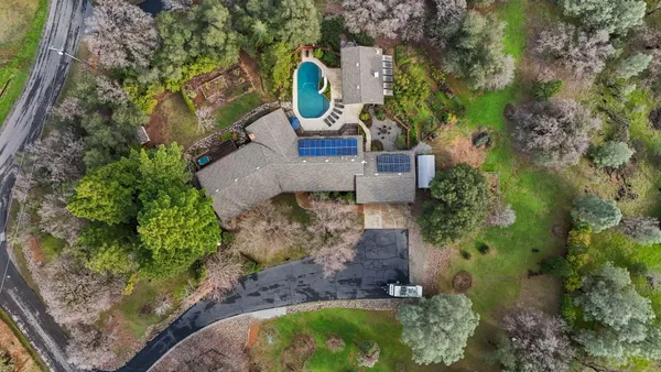 $770,000 | 15133 Vista Knolls Drive, Redding, CA 96001