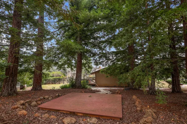 $770,000 | 15133 Vista Knolls Drive, Redding, CA 96001