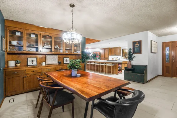 $770,000 | 15133 Vista Knolls Drive, Redding, CA 96001