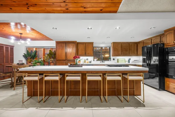 $770,000 | 15133 Vista Knolls Drive, Redding, CA 96001