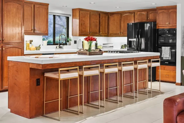 $770,000 | 15133 Vista Knolls Drive, Redding, CA 96001