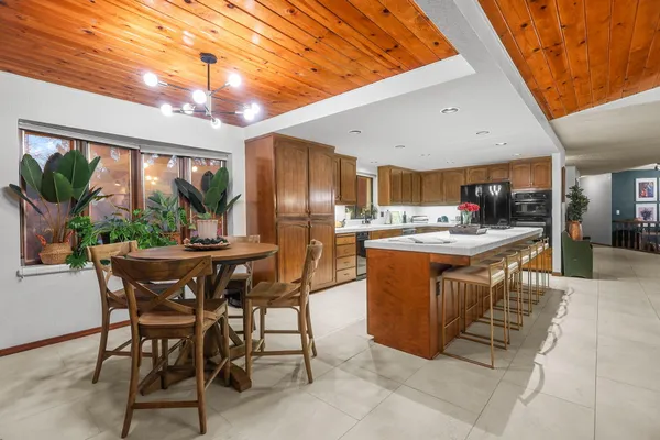 $770,000 | 15133 Vista Knolls Drive, Redding, CA 96001