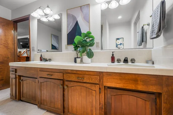 $770,000 | 15133 Vista Knolls Drive, Redding, CA 96001