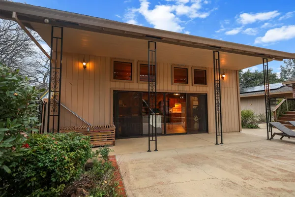 $770,000 | 15133 Vista Knolls Drive, Redding, CA 96001
