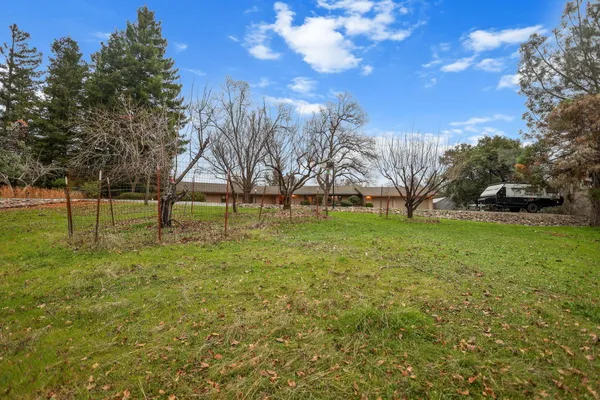 $770,000 | 15133 Vista Knolls Drive, Redding, CA 96001