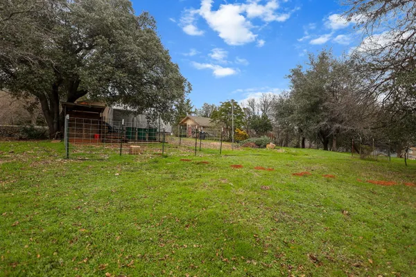 $770,000 | 15133 Vista Knolls Drive, Redding, CA 96001