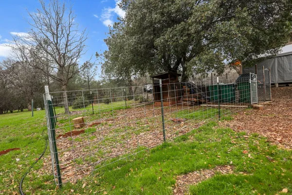 $770,000 | 15133 Vista Knolls Drive, Redding, CA 96001