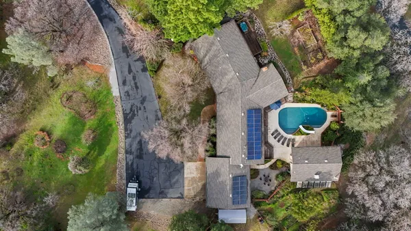 $770,000 | 15133 Vista Knolls Drive, Redding, CA 96001