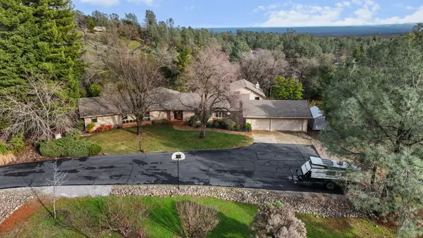 $770,000 | 15133 Vista Knolls Drive, Redding, CA 96001