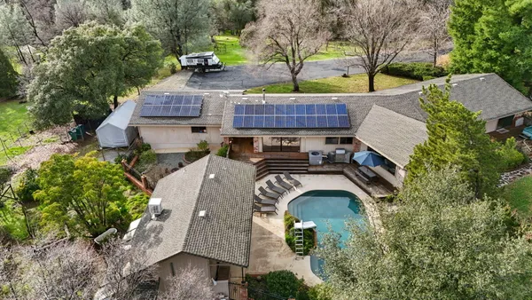 $770,000 | 15133 Vista Knolls Drive, Redding, CA 96001