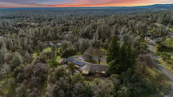 $770,000 | 15133 Vista Knolls Drive, Redding, CA 96001