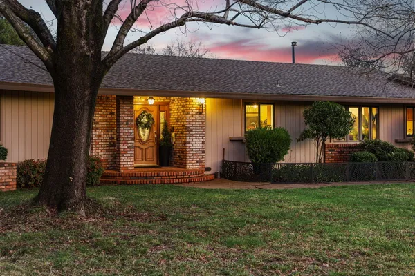 $770,000 | 15133 Vista Knolls Drive, Redding, CA 96001